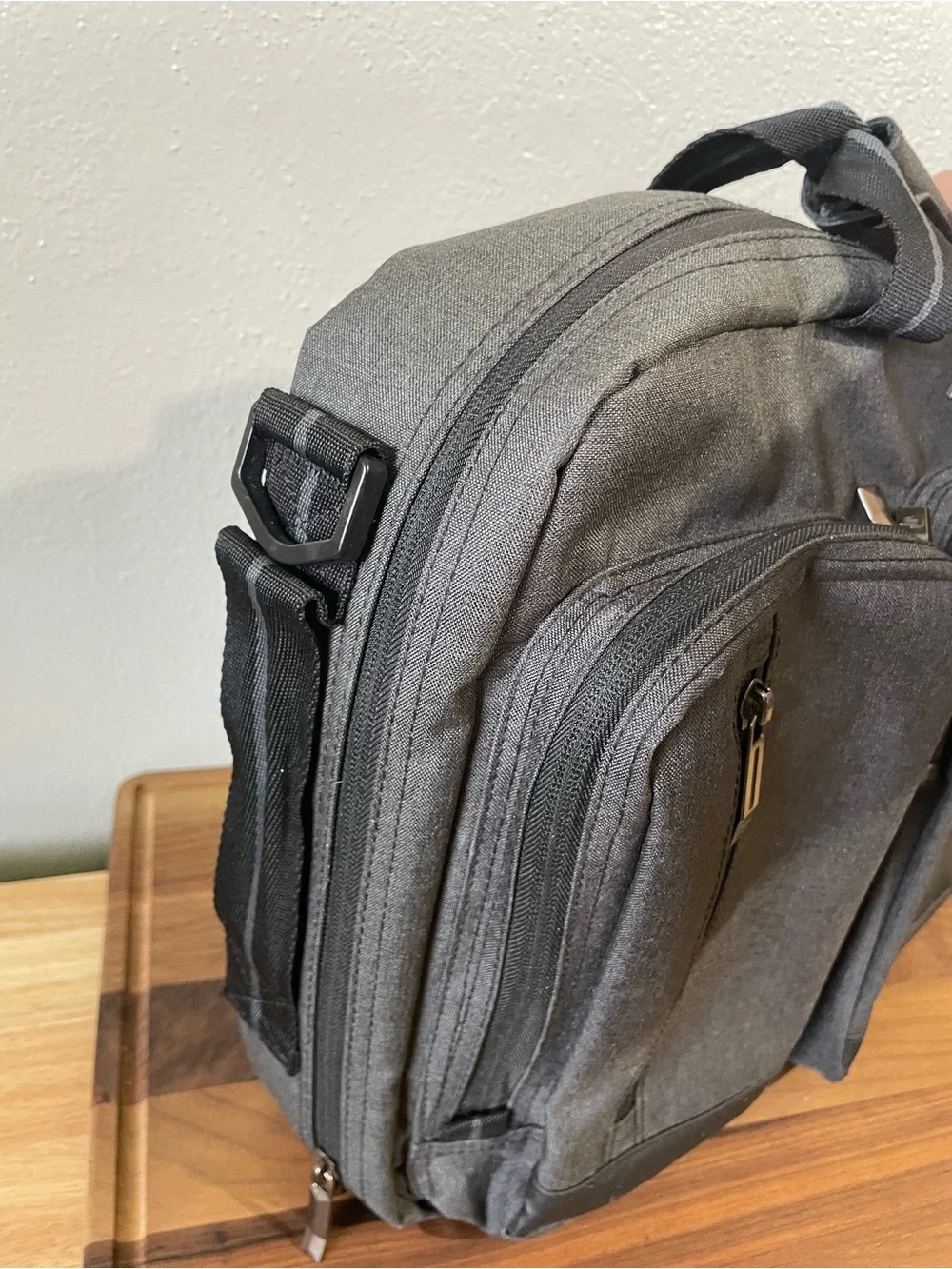 Solo New York Convertible Backpack Briefcase Laptop Bag Gray Multi Pocket Travel